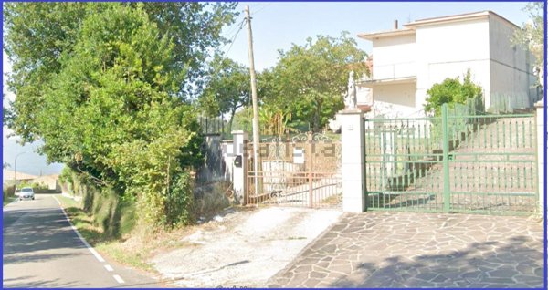 casa indipendente in vendita a Cervaro