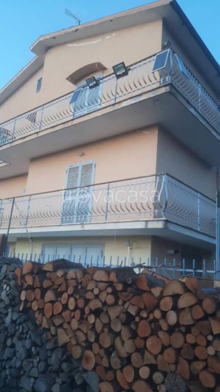 casa indipendente in vendita a Cervaro