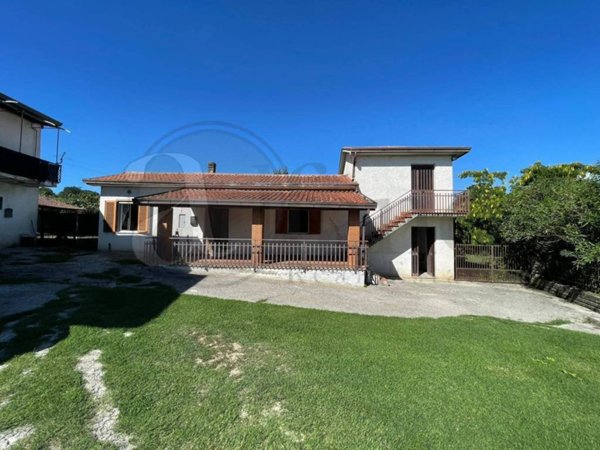casa indipendente in vendita a Colfelice