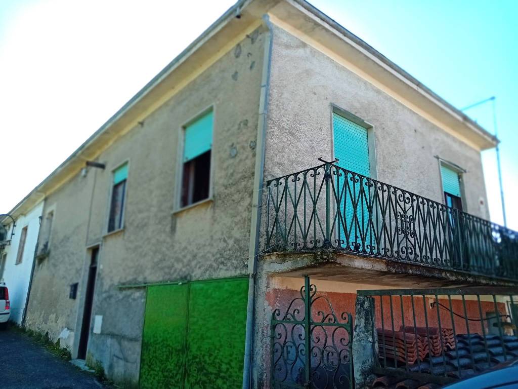 casa indipendente in vendita a Colfelice