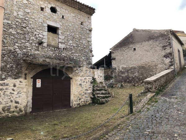 casa indipendente in vendita a Colfelice in zona Villafelice