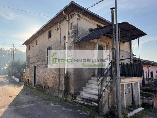 casa indipendente in vendita a Colfelice in zona Villafelice