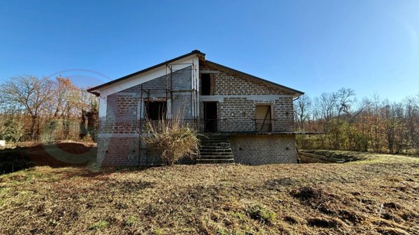 casale in vendita a Colfelice