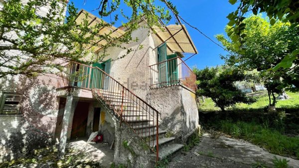 casa indipendente in vendita a Colfelice