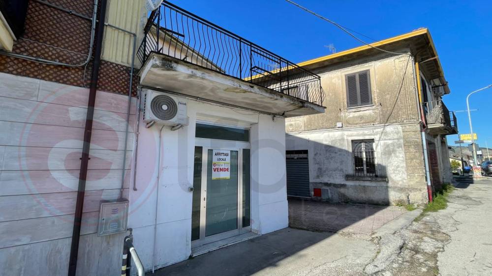 locale commerciale in vendita a Colfelice