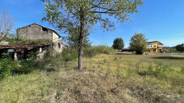 casa indipendente in vendita a Colfelice in zona Villafelice