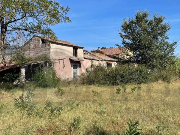 casa indipendente in vendita a Colfelice