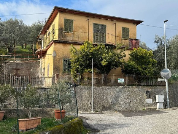 casa indipendente in vendita a Colfelice