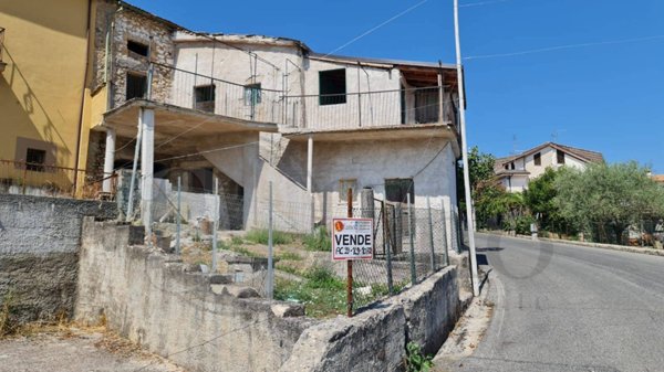 casa semindipendente in vendita a Colfelice in zona Coldragone