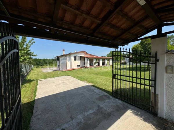 casa indipendente in vendita a Colfelice