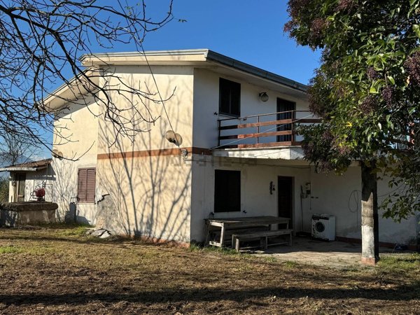 casa indipendente in vendita a Colfelice