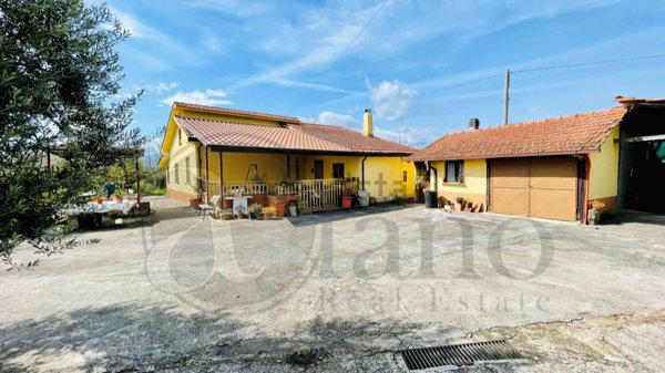 casa indipendente in vendita a Colfelice