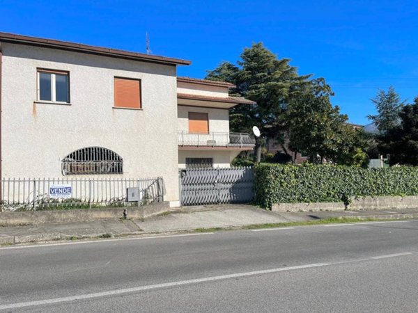 casa indipendente in vendita a Colfelice