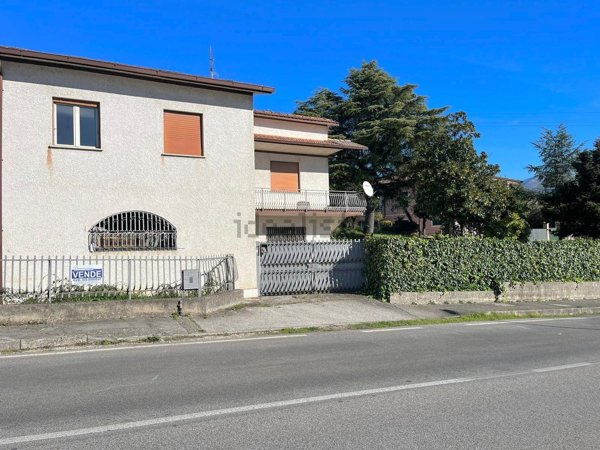 casa indipendente in vendita a Colfelice