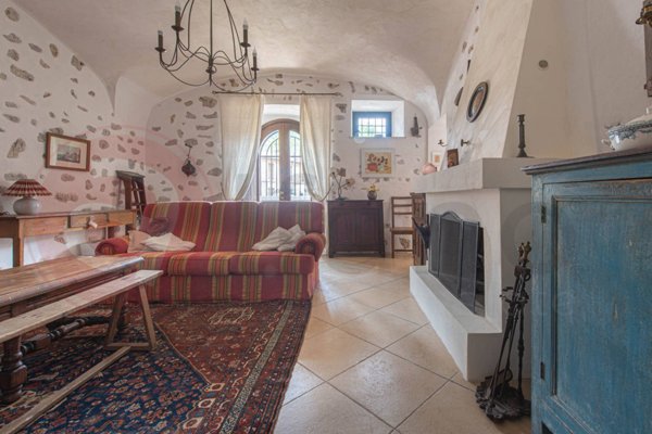 casa indipendente in vendita a Colfelice in zona Villafelice