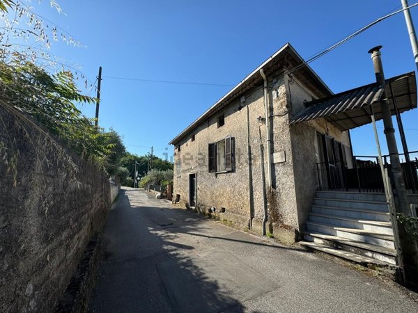 casa semindipendente in vendita a Colfelice in zona Villafelice