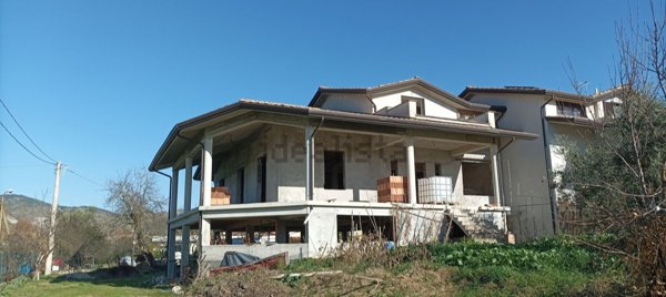 casa indipendente in vendita a Colfelice