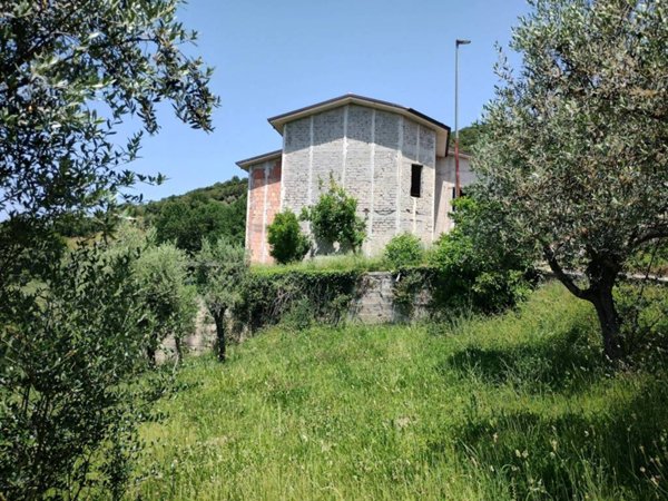 casa indipendente in vendita a Colfelice