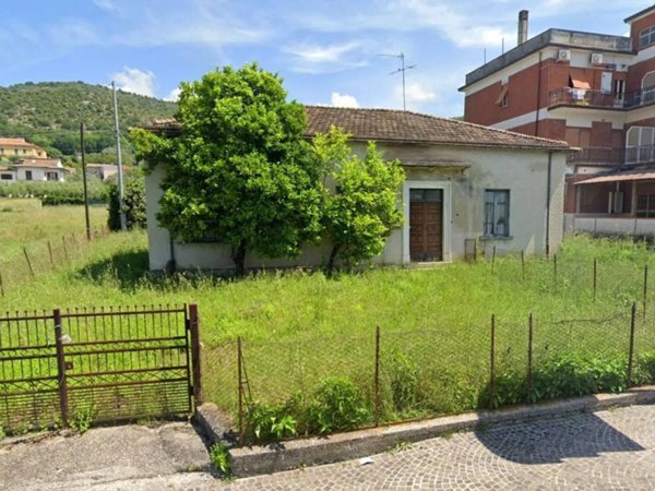 casa indipendente in vendita a Colfelice