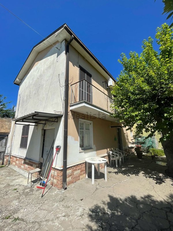 casa indipendente in vendita a Colfelice