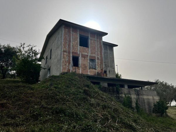 casa indipendente in vendita a Colfelice