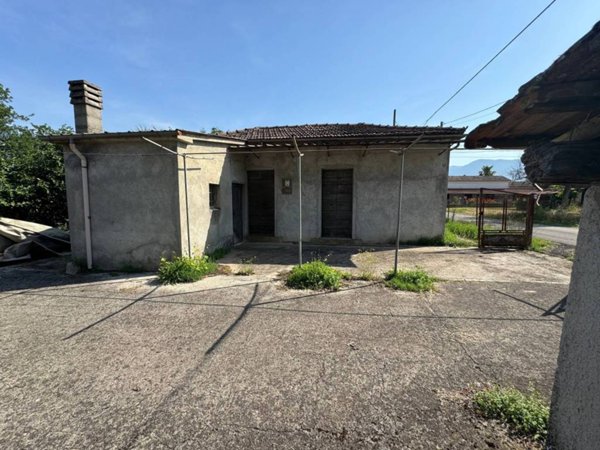 casa indipendente in vendita a Colfelice