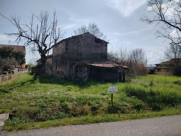 casale in vendita a Colfelice