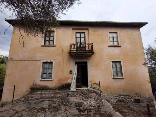 casa indipendente in vendita a Colfelice