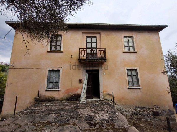 casa indipendente in vendita a Colfelice in zona Villafelice