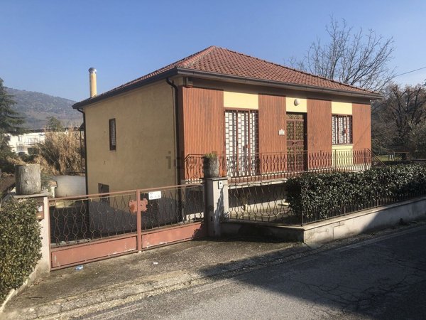 casa indipendente in vendita a Colfelice
