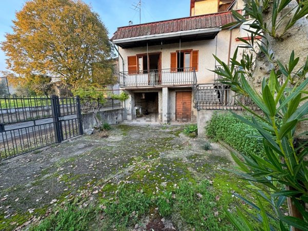 casa semindipendente in vendita a Colfelice in zona Villafelice