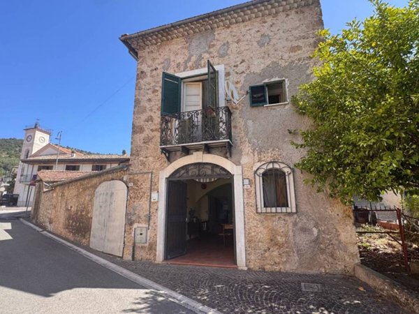 casa indipendente in vendita a Colfelice in zona Villafelice