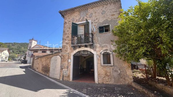 casa indipendente in vendita a Colfelice in zona Villafelice