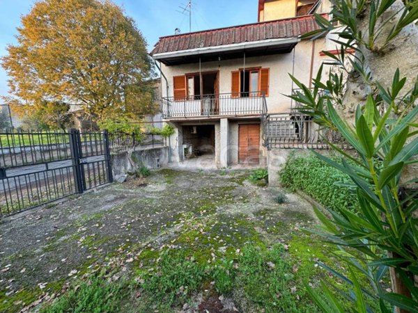 casa indipendente in vendita a Colfelice in zona Villafelice
