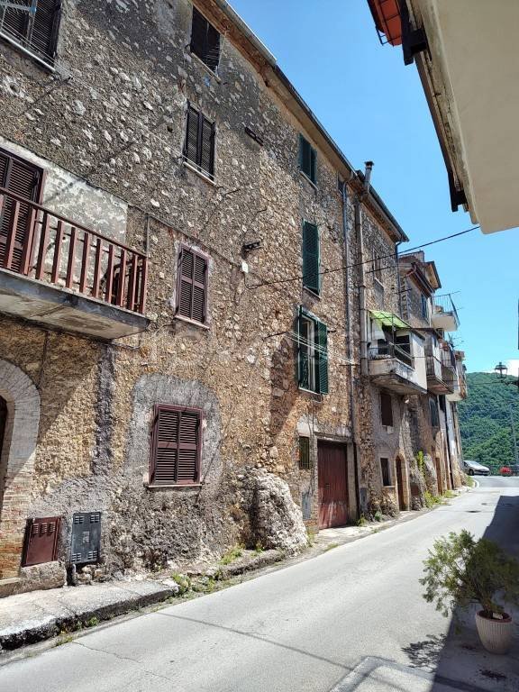 casa indipendente in vendita a Collepardo
