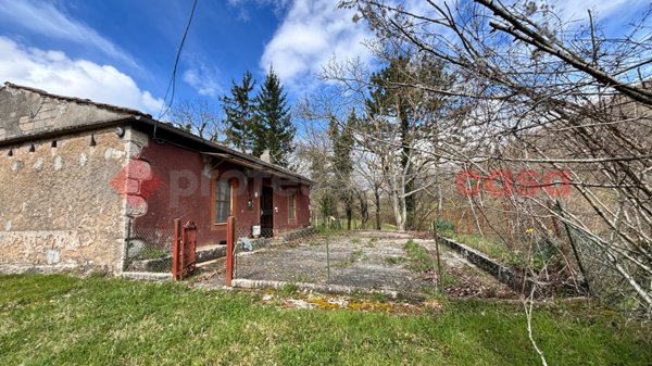 casa indipendente in vendita a Collepardo