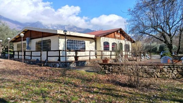 casa indipendente in vendita a Collepardo