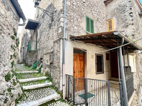 casa indipendente in vendita a Colle San Magno