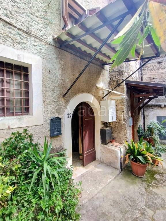 casa indipendente in vendita a Colle San Magno