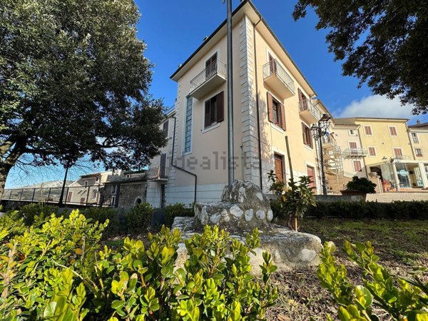 casa indipendente in vendita a Colle San Magno