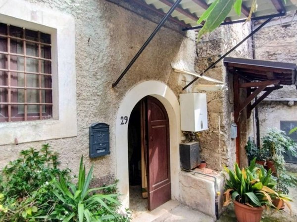casa indipendente in vendita a Colle San Magno