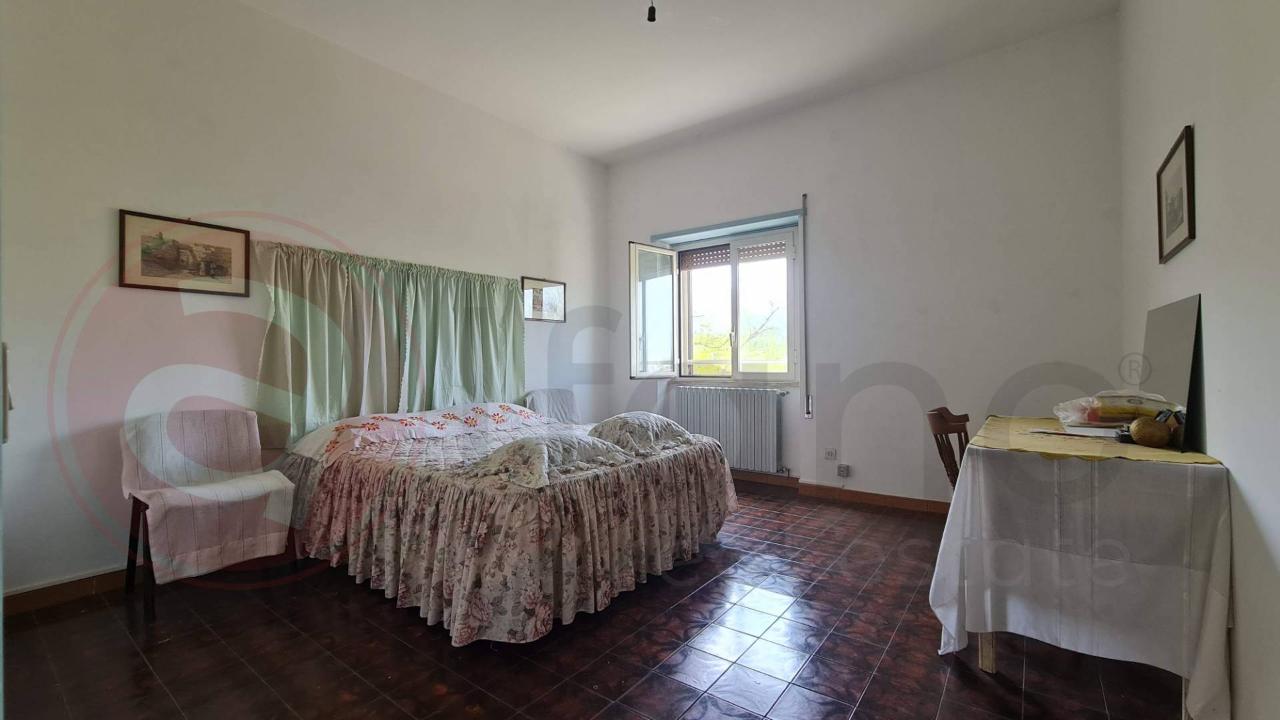 casa indipendente in vendita ad Esperia in zona Monticelli