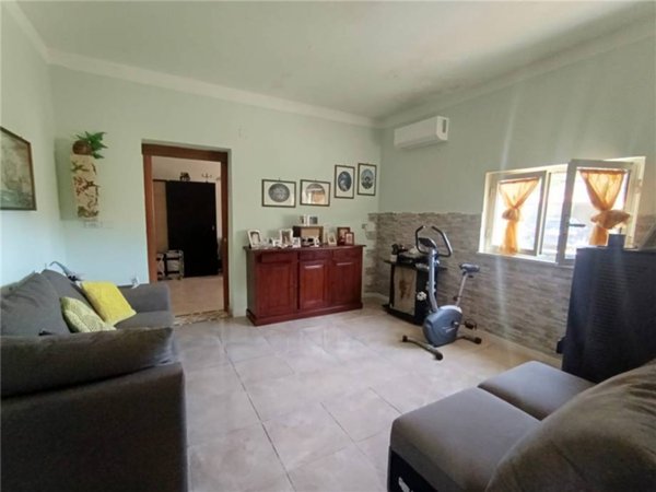 casa indipendente in vendita ad Esperia in zona Monticelli