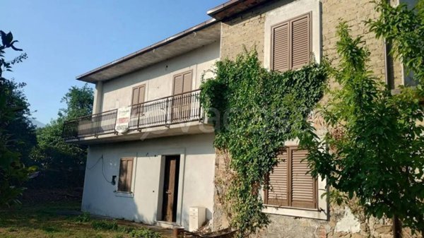 casa indipendente in vendita ad Esperia in zona Monticelli
