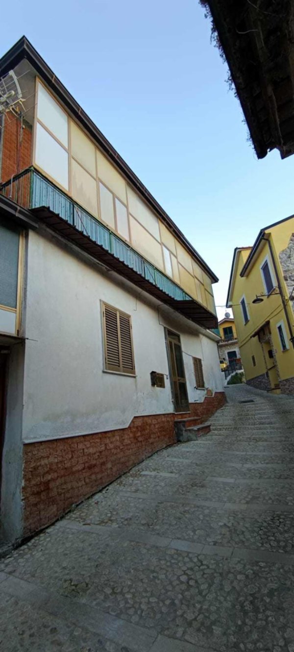 casa indipendente in vendita ad Esperia in zona Monticelli