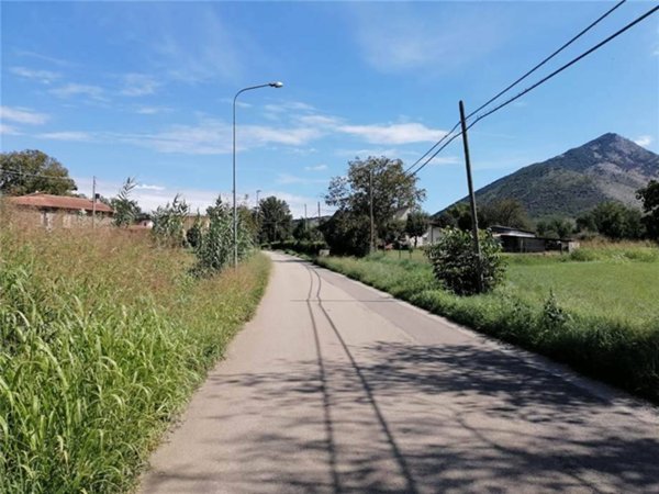 casa indipendente in vendita ad Esperia in zona Monticelli