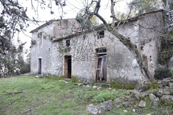 casale in vendita ad Esperia