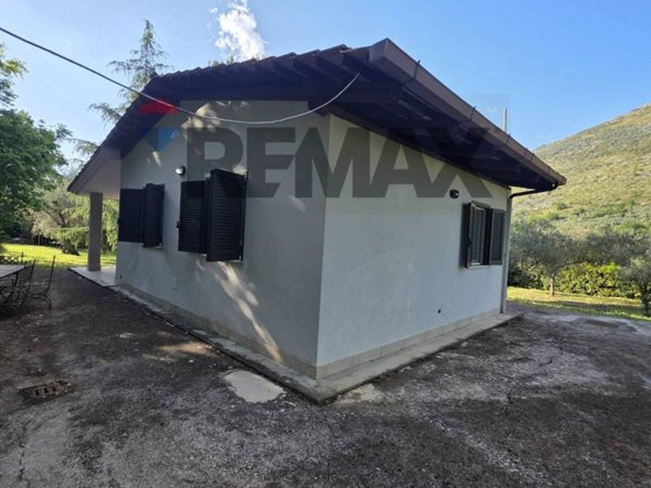 casa indipendente in vendita ad Esperia