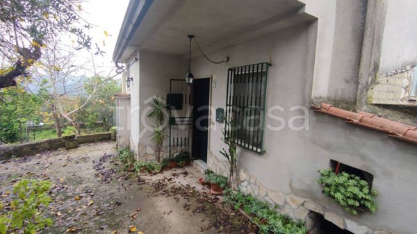 casa indipendente in vendita ad Esperia in zona Monticelli