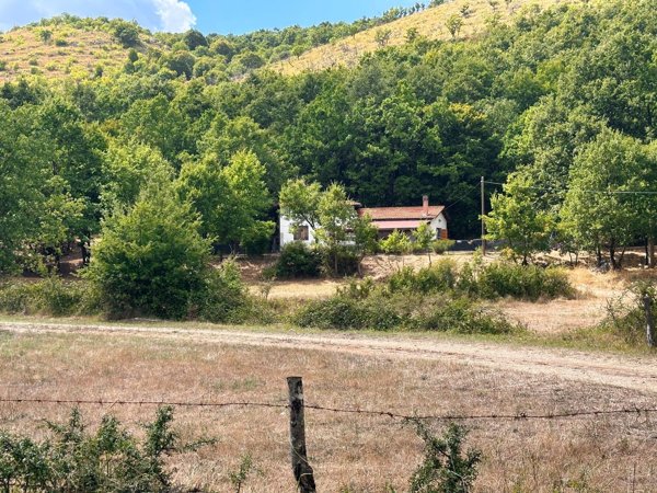 casa indipendente in vendita ad Esperia in zona Monticelli